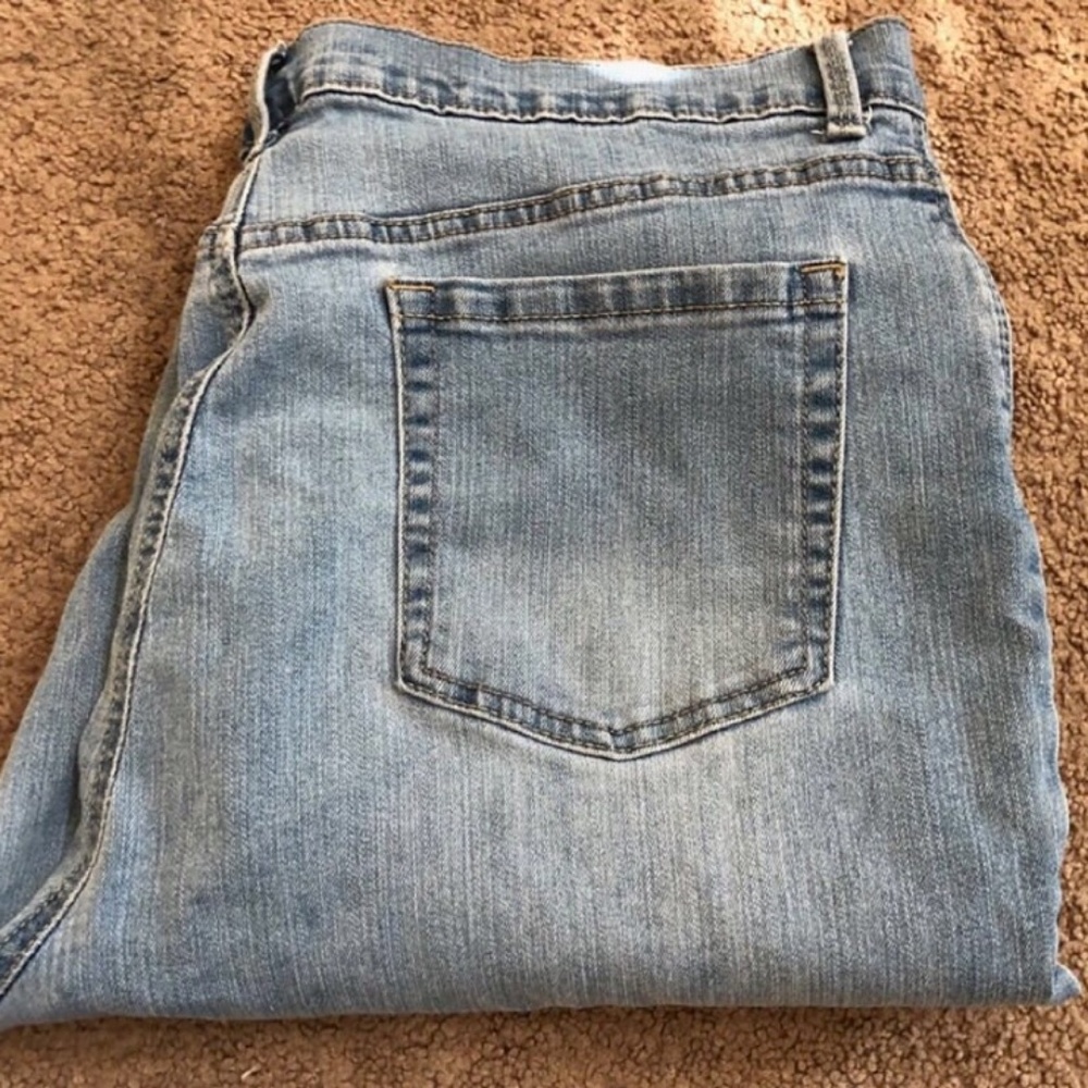 Light wash womens jeans